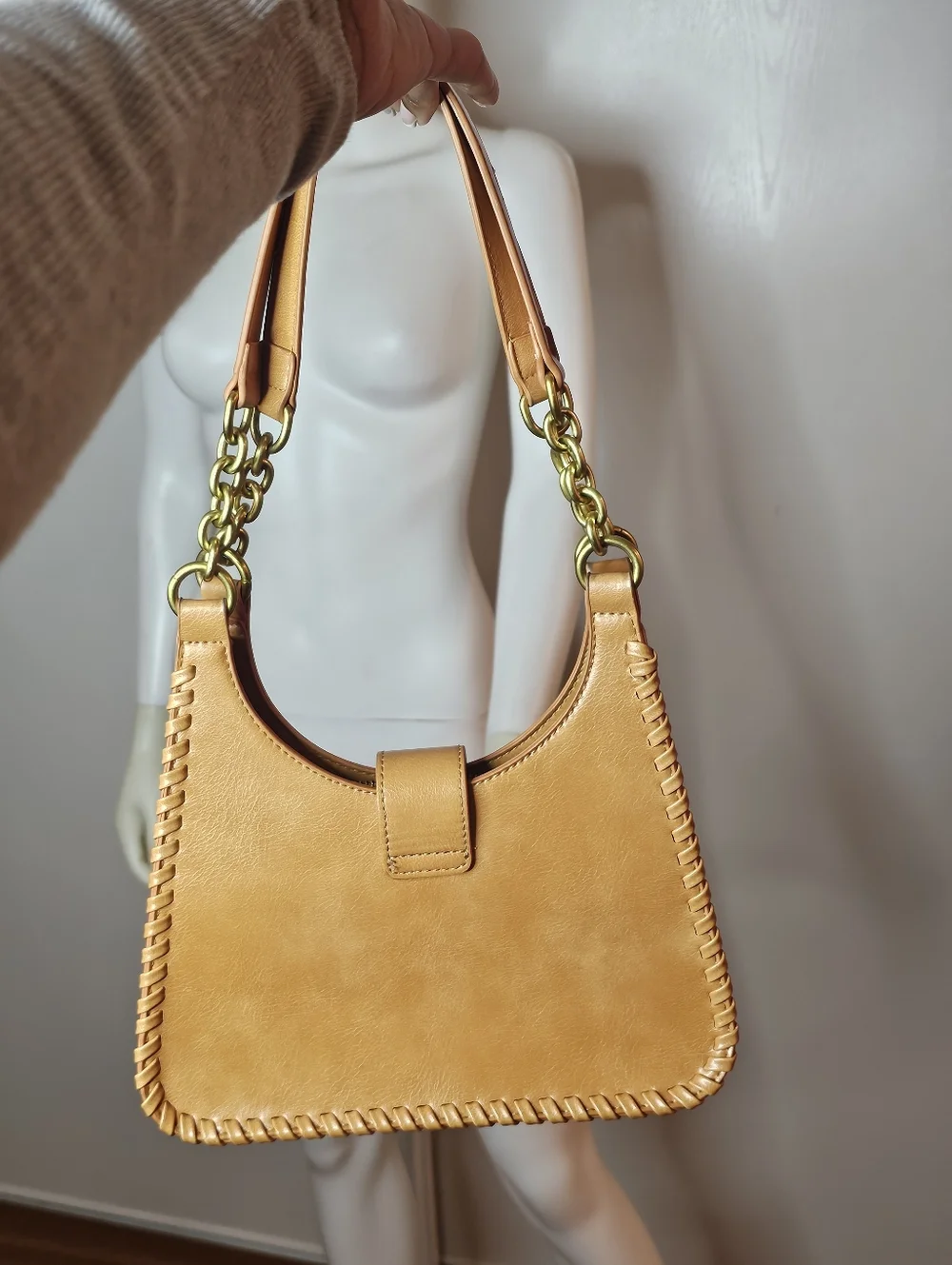 NWOT Antik Kraft Tan Leather Shoulder Bag with Gold Accent